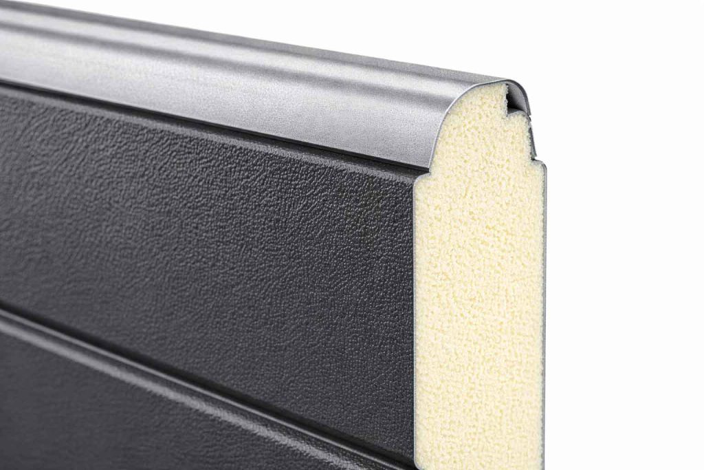 Querschnitt Sektionaltorlamelle mit Dämmkern